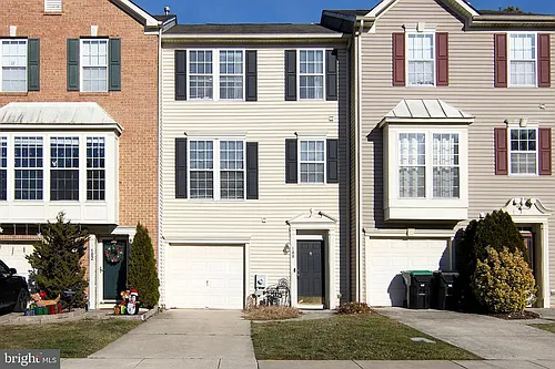 100 Colts Neck Dr Photo 1