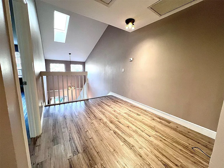 2246 Discovery Cir — Photo 16