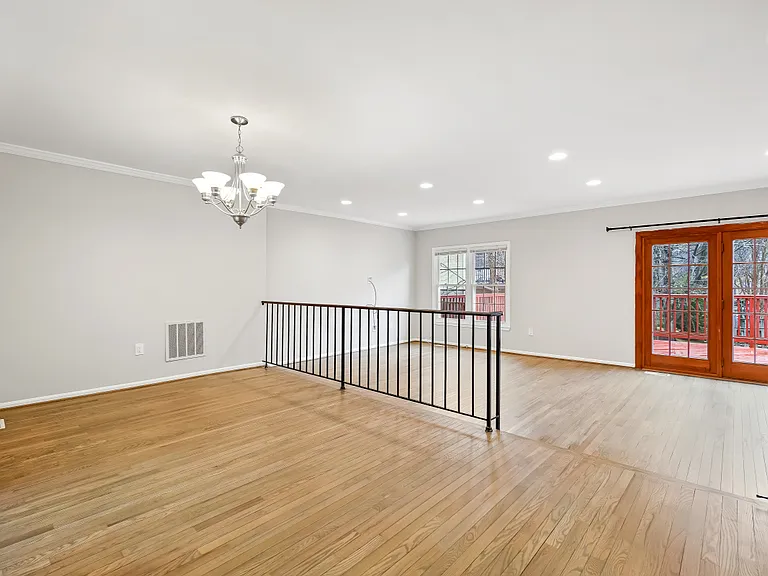 10106 Bosworth Ct — Photo 6