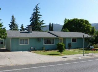 792 NW Morgan Ln, Grants Pass, OR 97526