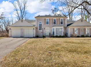 1167 Pine Rdg, Rochester, MI 48306