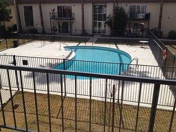 2nd image of 606 N Jefferson Ave