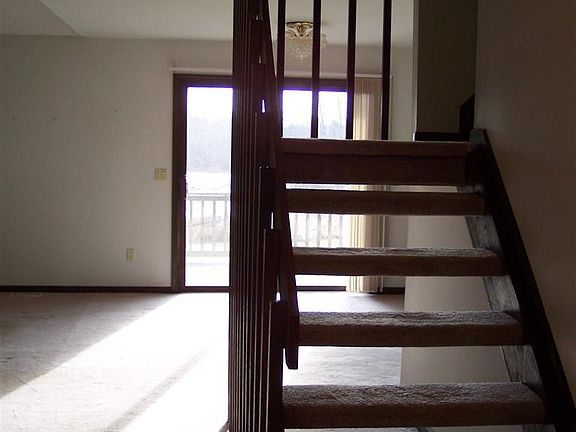 3rd image of 10188 Pheasant Lake Dr