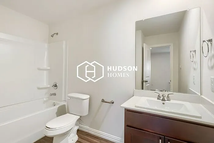 701 E Avenue A — Photo 13