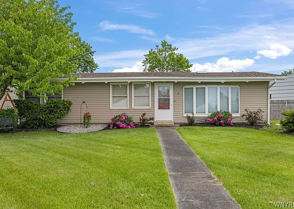 1st image of 7 Evelyn Ct