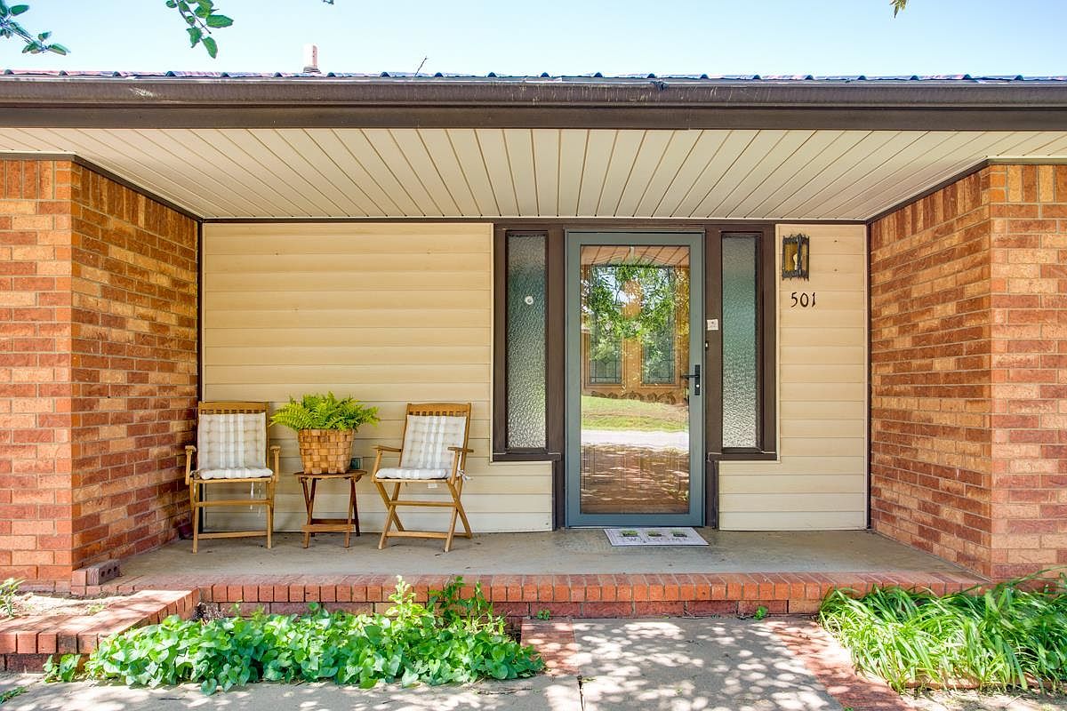 500 N Maple St, Ringwood, OK 73768 Zillow