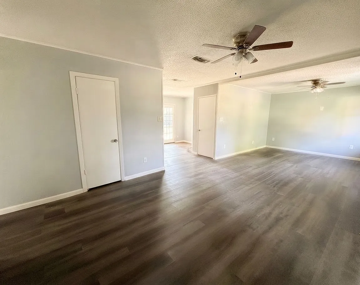 3 bed, 1326 sqft, $1,500 — Photo 1