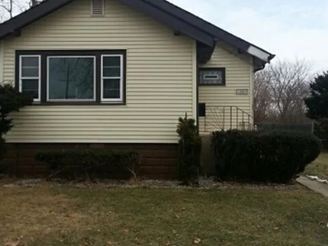 13803 Kanawha Ave photo 1