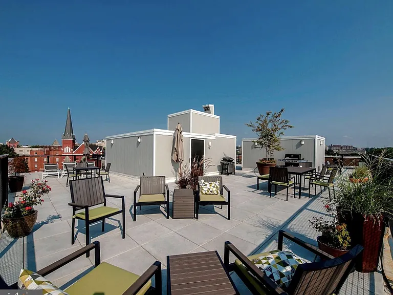 50' x 70' Common roof deck with grill with elevator access