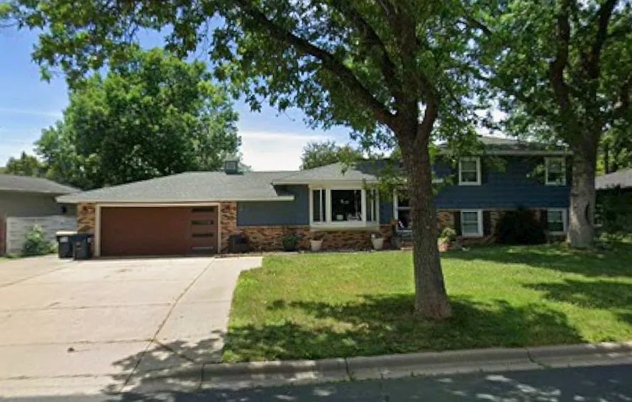 2062 Quartz Ln