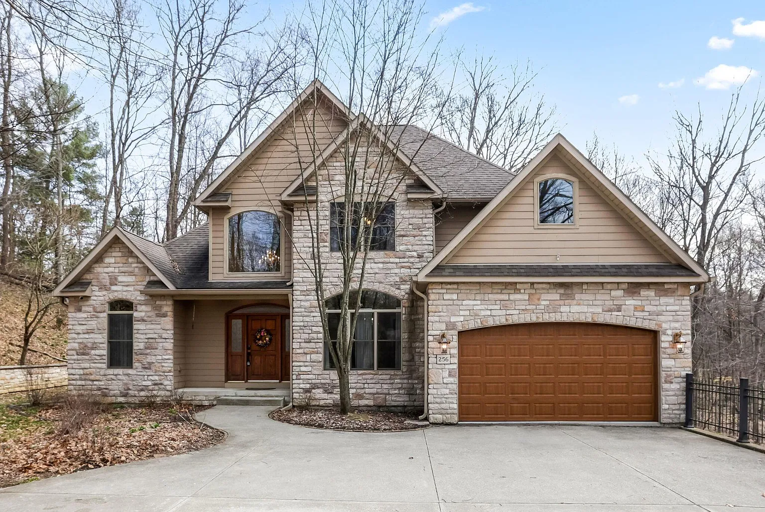 256 Pinehurst Dr photo 1