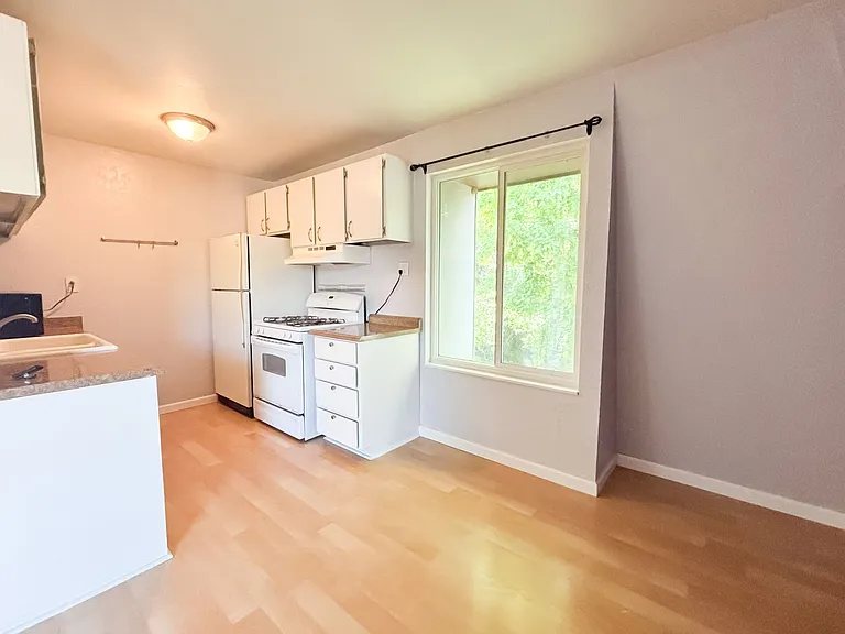 5440 S Willow Ln #E — Photo 7