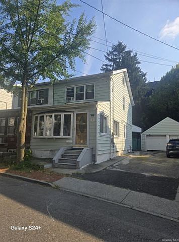 2nd image of 5 Pearce Pl