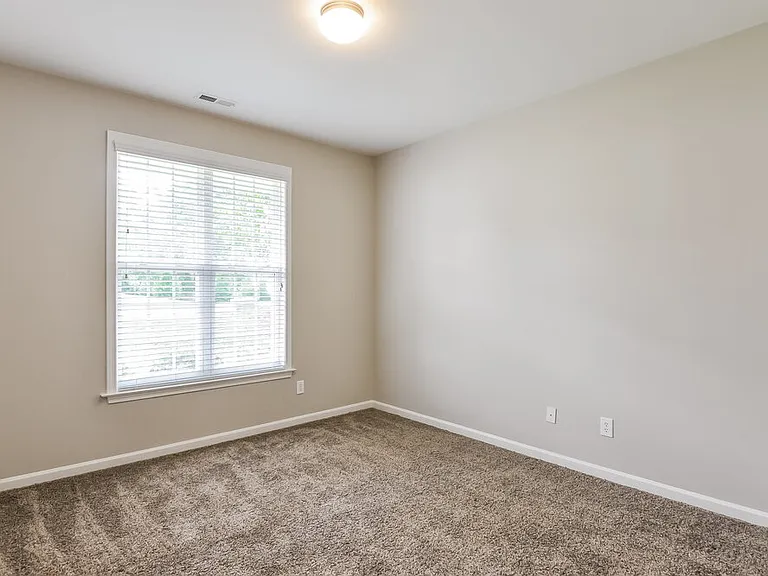 607 Bellefont Ct — Photo 10