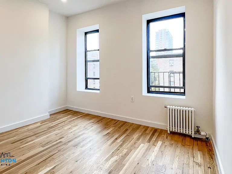 110 9th Ave #4A — Photo 3