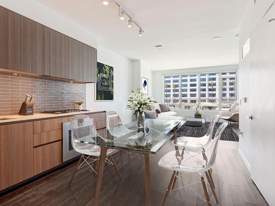 1st image of 1000 3rd St Unit 307