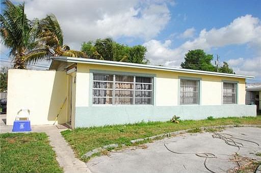 1st image of 6141 SW 38th Ct