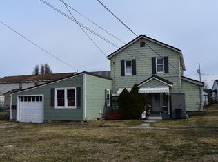 210 Maple Ln, Pittsburgh, PA 15225