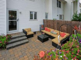 1404 Washington Cmn #1404, Hillsborough, NJ 08844