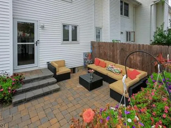1404 Washington Cmn #1404, Hillsborough, NJ 08844