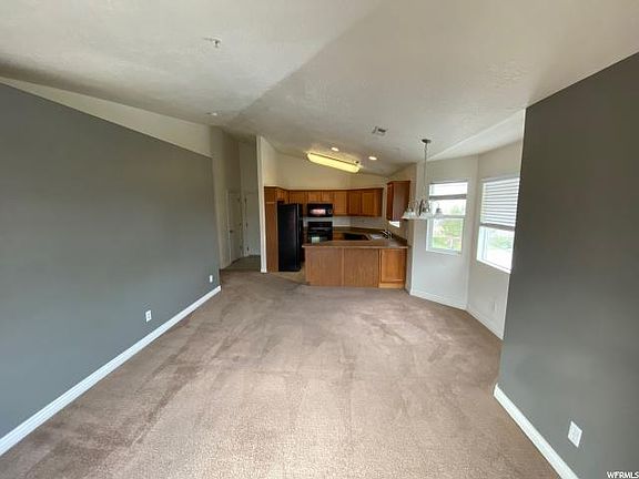 4th image of 3821 S Kingsbury Ln APT B11