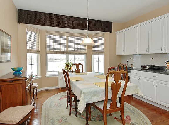 5th image of 12616 Carmel Ln
