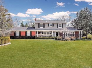 5187 Glengate Rd, Rochester, MI 48306