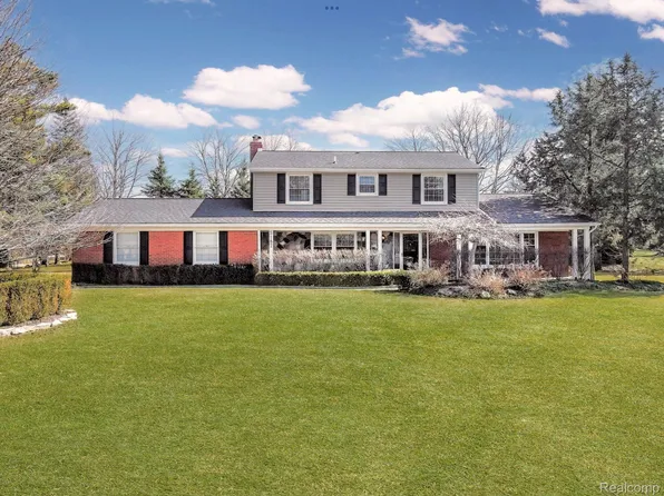 5187 Glengate Rd, Rochester, MI 48306