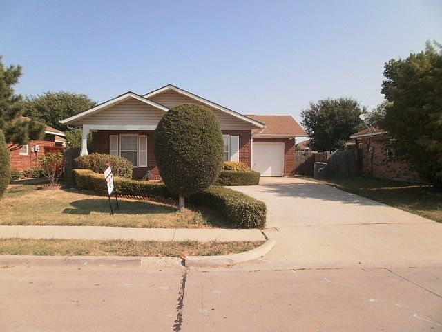1st image of 2545 Tan Oak Dr