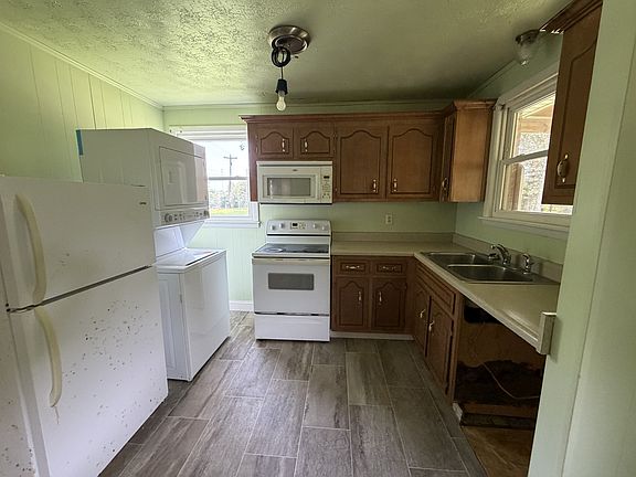 5th image of 6 Greer Ct #6
