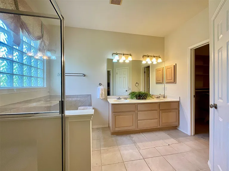7008 Albacete Ln — Photo 19