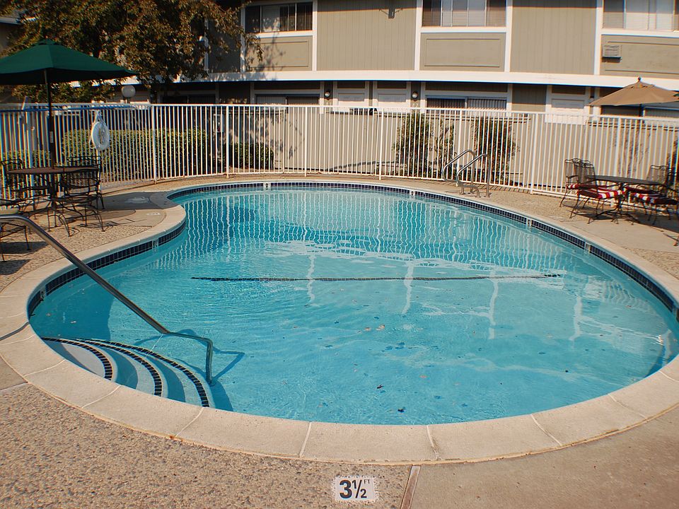 2nd image of 517 Blossom Hill Rd APT A8