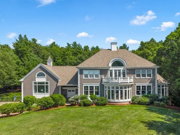 26 Fox Hill Cir, Marshfield, MA 02050