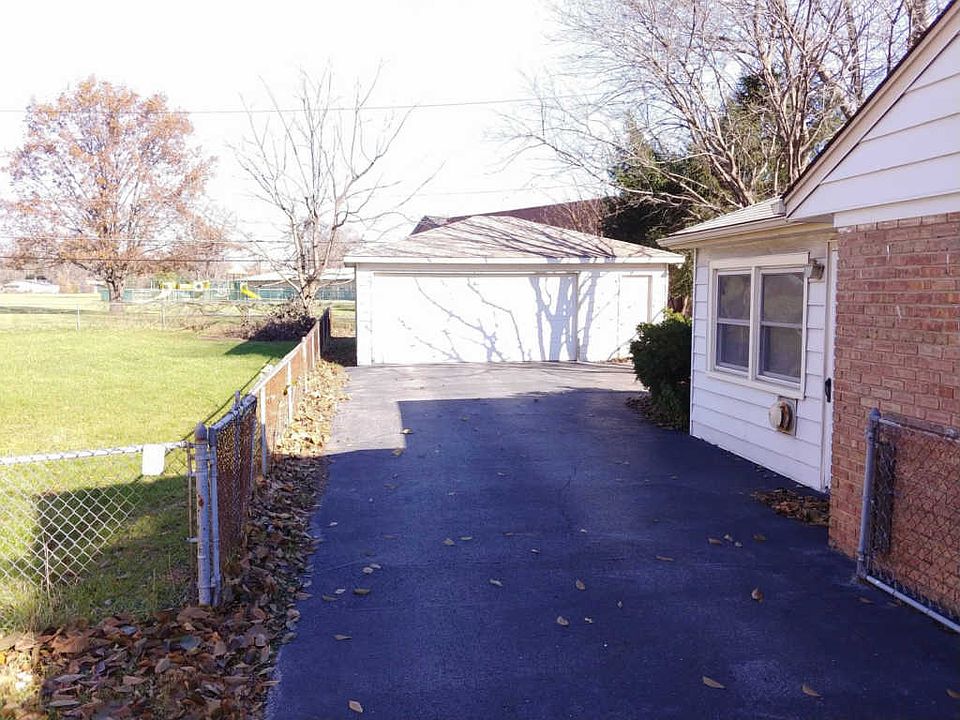 2nd image of 112 Sauk Trl