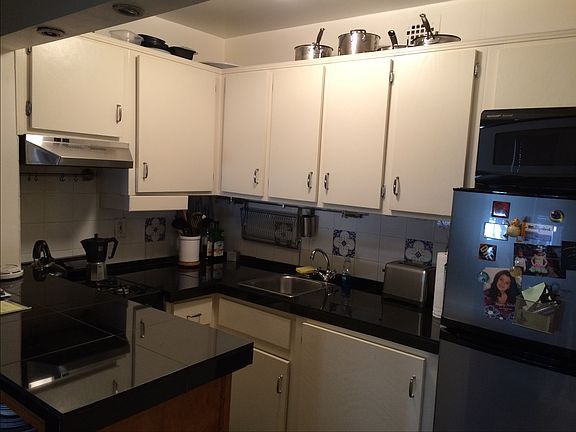 3rd image of 407 W 40th St APT 4B