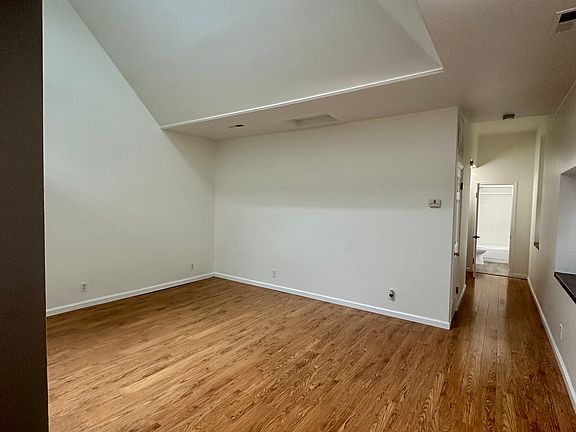 4th image of 4173 Humphrey St #1R