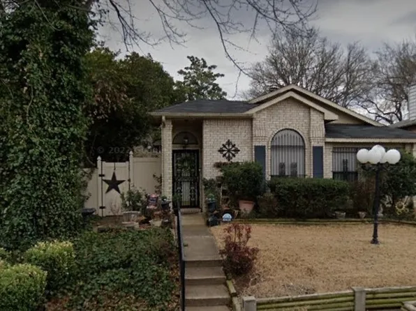 10816 Water Oaks Dr, Dallas, TX 75227