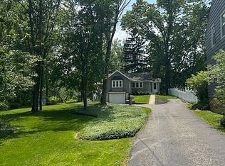 5200 Edenhurst Rd, Lyndhurst, OH 44124