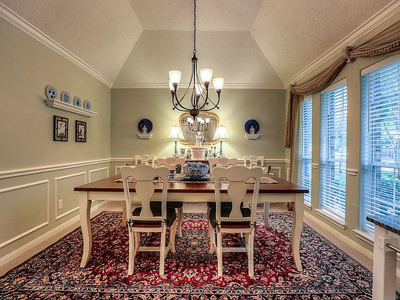 5th image of 2387 Golden Shores Ln