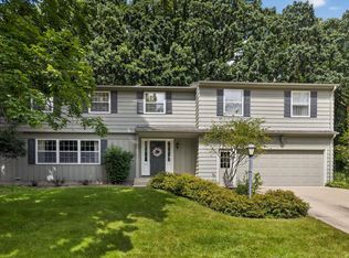 827 Sierra Ln NE, Rochester, MN 55906