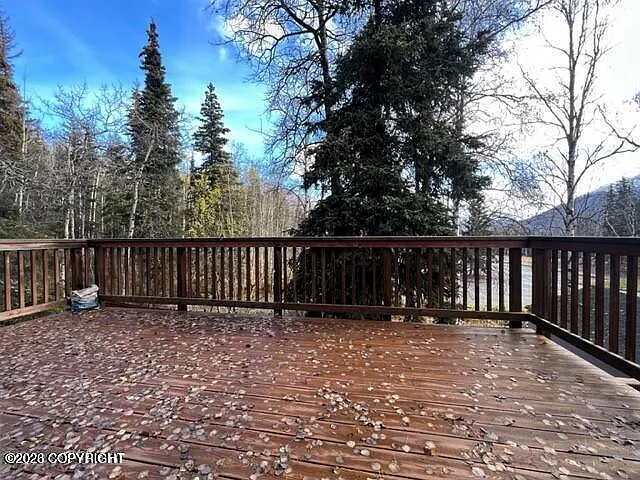 19101 Danny Dr — Photo 2