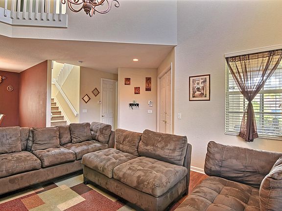 5th image of 912 NW Leonardo Cir