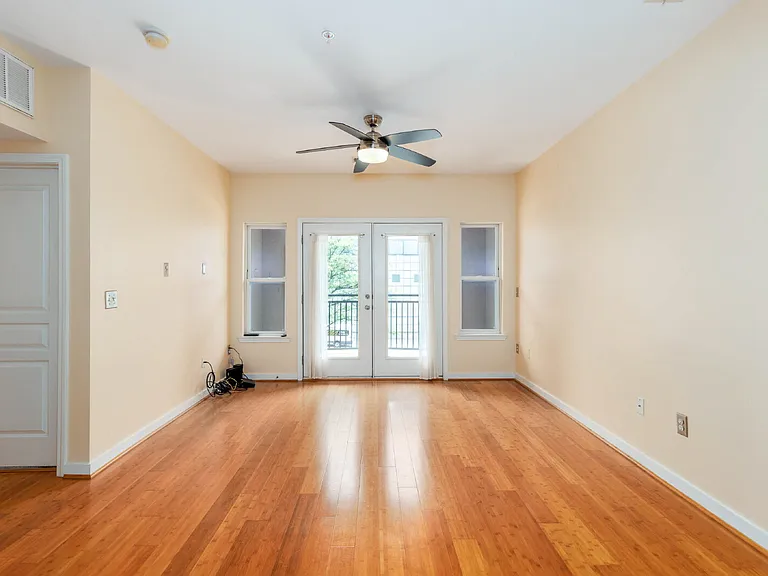 2020 5th Ave S #340 — Photo 9