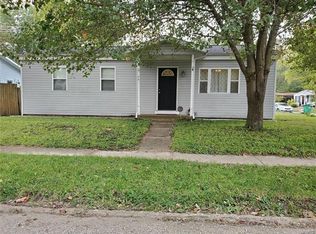 64 Cedar Field Dr, Pacific, MO 63069