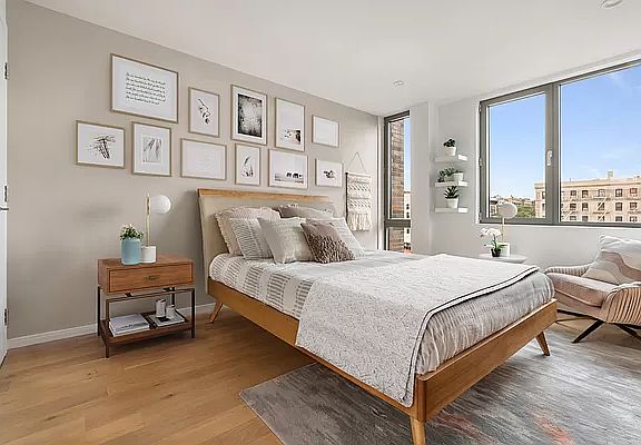 3rd image of 40 Pinehurst Ave APT 5B