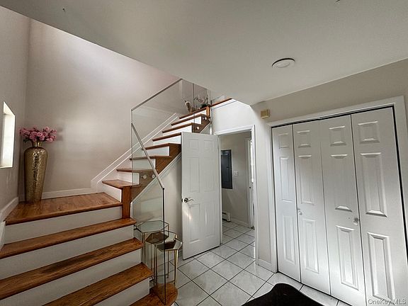 3rd image of 93 Peters Avenue