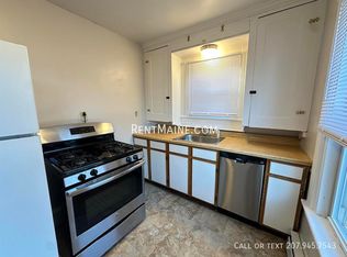 99 Sanford St #B, Bangor, ME 04401