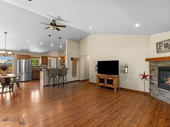 5th image of 70 Cedar Wood Cir