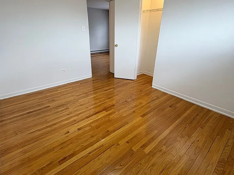 6933 Stanley Ave — Photo 7