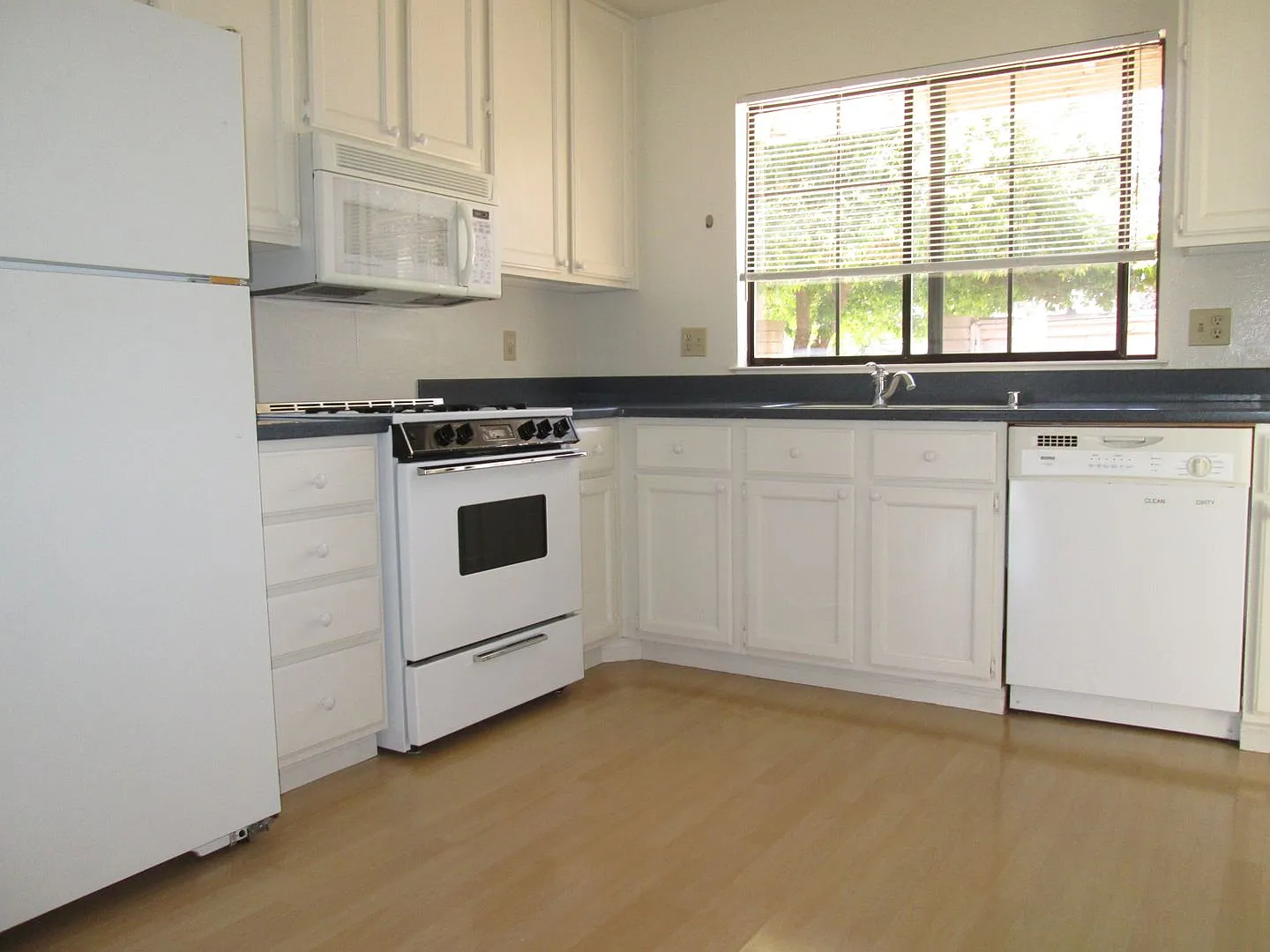 3 Bedroom/2 Bath House in the Arbors Area SLO — Photo 2